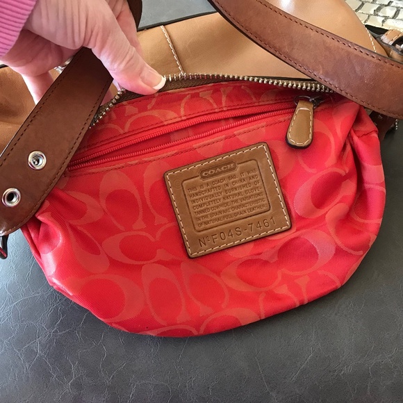 VINTAGE COACH TAN BAGUETTE BAG - Picture 13 of 16